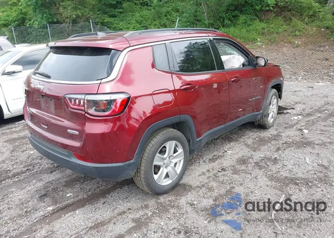 2022 Jeep Compass Latitude Fwd z USA, uszkodzony, nr VIN 3C4NJCBB9NT202123